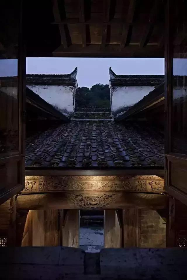 青瓦灰墻，高瓴飛檐，處處消磨時光