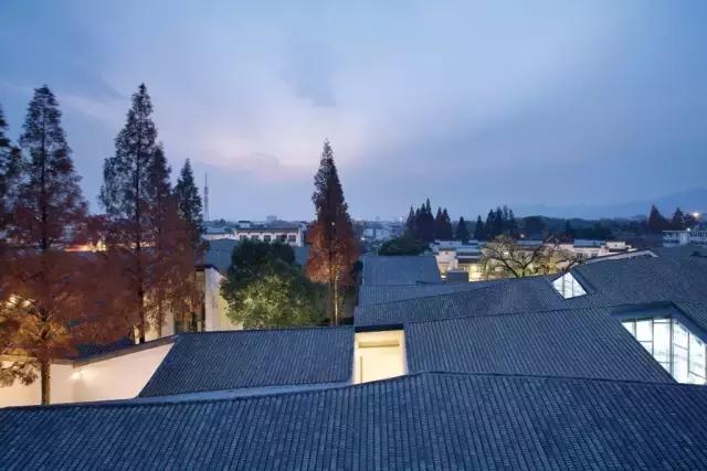 青瓦灰墻，高瓴飛檐，處處消磨時光