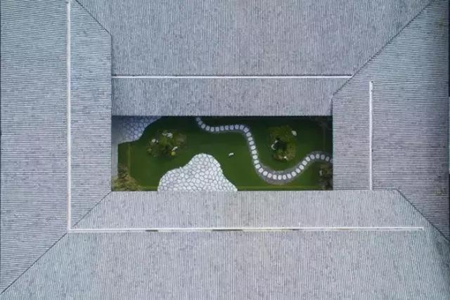 青瓦灰墻，高瓴飛檐，處處消磨時光